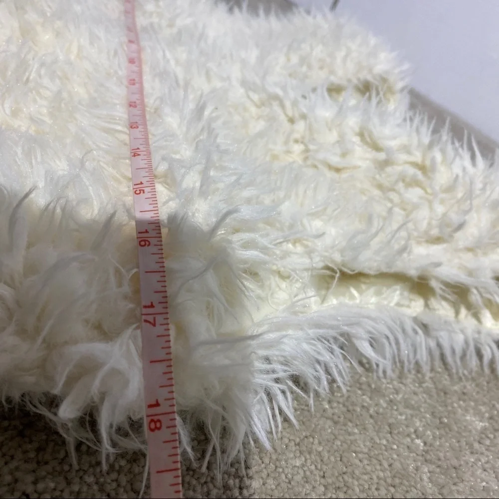 Justice Faux Fur Christmas Vest Front Hook Closure 12/14
